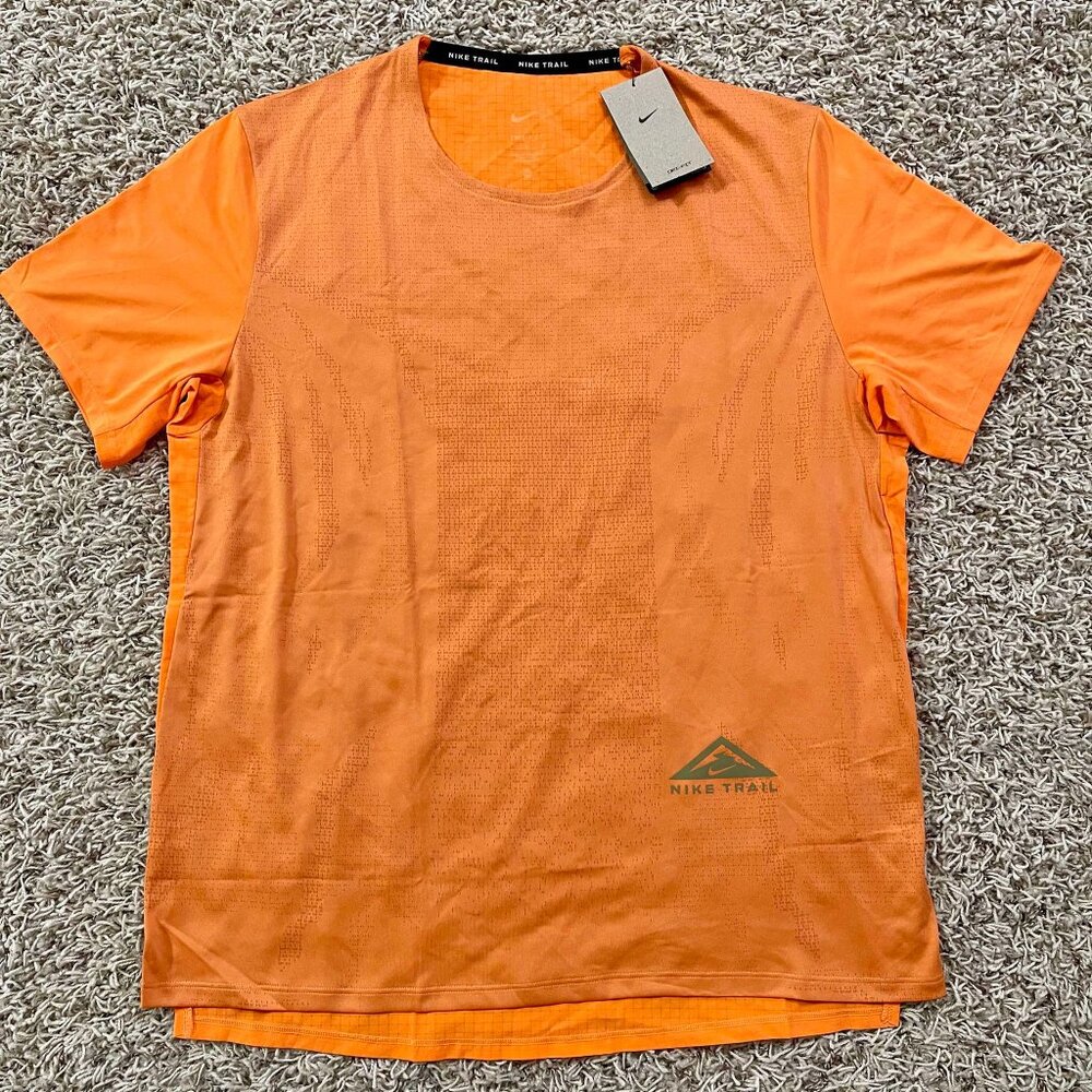NEW Nike Dri-FIT Trail Rise 365 Men’s Running Top Orange DM4646-885, Size Large